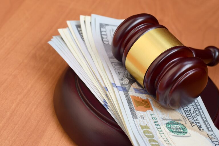 تكاليف المحاماة في السعودية: كيف تحددها وما هي العوامل المؤثرة؟ 