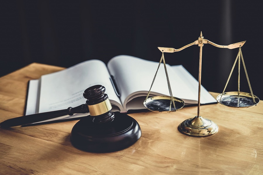شركة محاماة بالرياض: الدليل الشامل لاختيار شريكك القانوني الاستراتيجي في المملكة