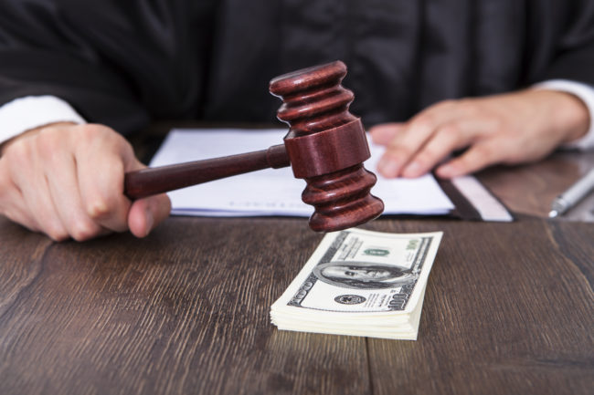 كم تكلفة استشارة محامي في السعودية؟ دليل شامل للعوامل المؤثرة وتوقعات الأسعار